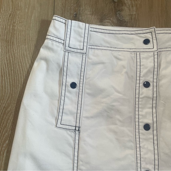 Banana Republic Snap Front Skirt - Picture 4 of 15